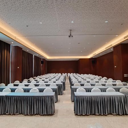 Phoenix Hill Hotel Dongguan - Golf Course Shop Exterior foto