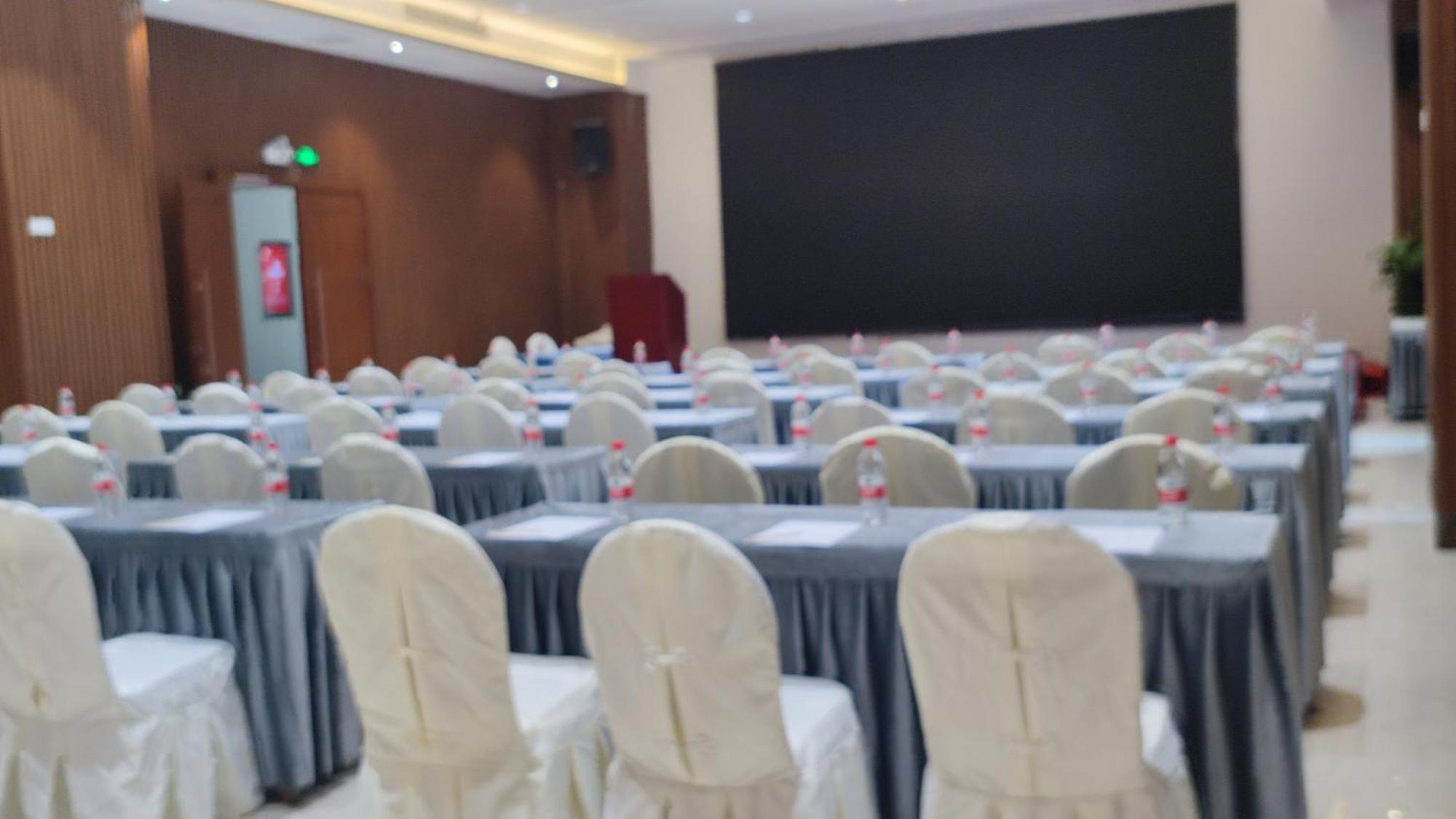 Phoenix Hill Hotel Dongguan - Golf Course Shop Exterior foto