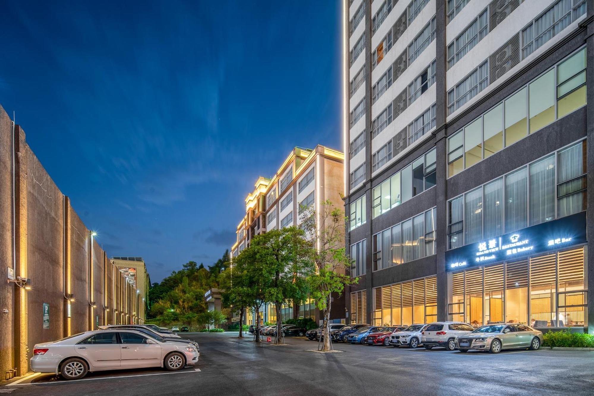 Phoenix Hill Hotel Dongguan - Golf Course Shop Exterior foto