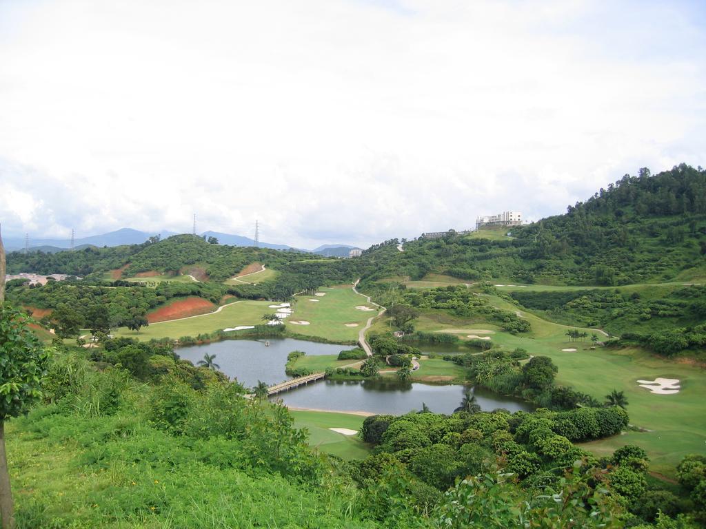 Phoenix Hill Hotel Dongguan - Golf Course Shop Exterior foto